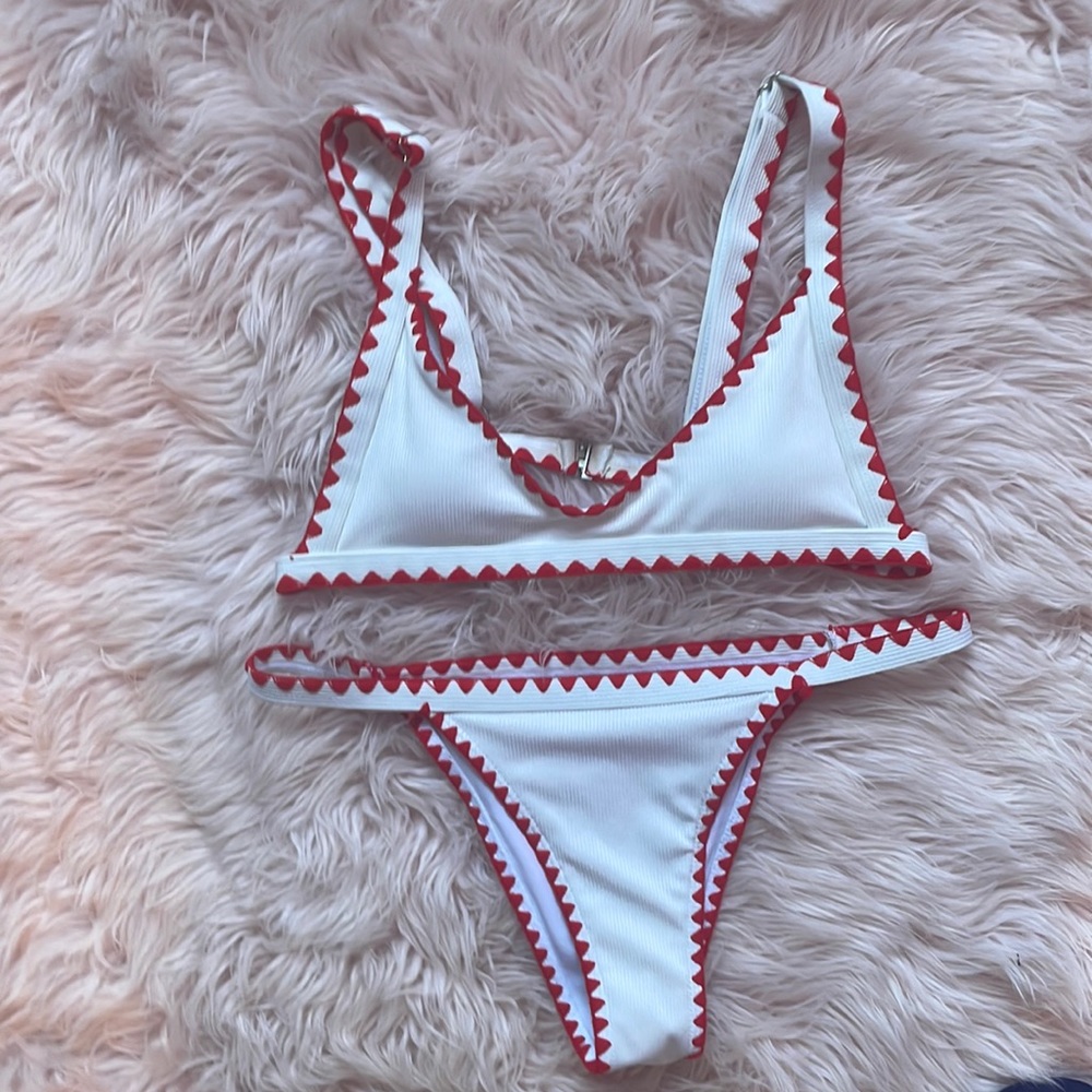 Red and White geometric patterned SHEIN bikini. NEVER WORN. Size M.